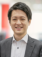 安達 広明 氏