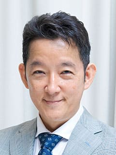 塚越 氏