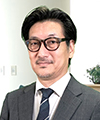 井上 義成 氏