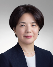 玉城 和美氏