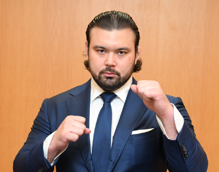 ウルフ アロン 氏