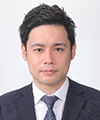 村上 薫 氏