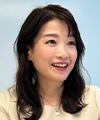楠山 さおり 氏