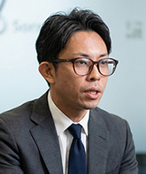 志賀 彰 氏