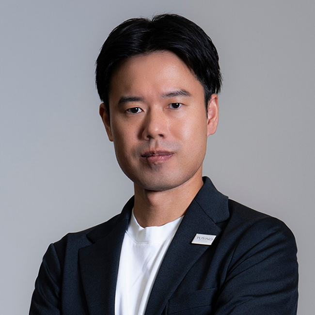 山口 祐 氏